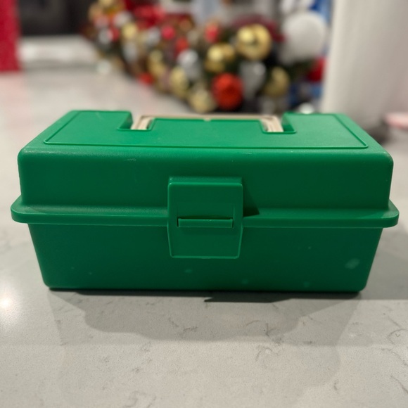 Vintage Woodsream Classic Green Tackle Box with Handle & Insert Great Condition - Picture 2 of 14